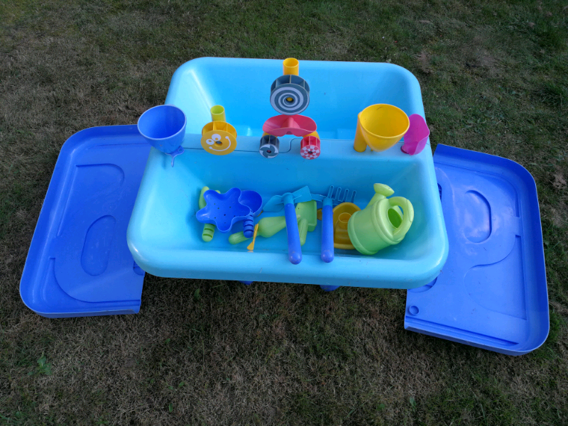 sand and water table early learning centre